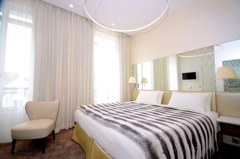 Le Cesar Hotel Provins Zimmer foto
